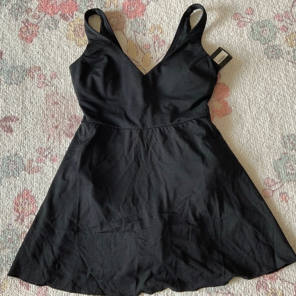 Spanx pique shaping swim dress size m nwt very black